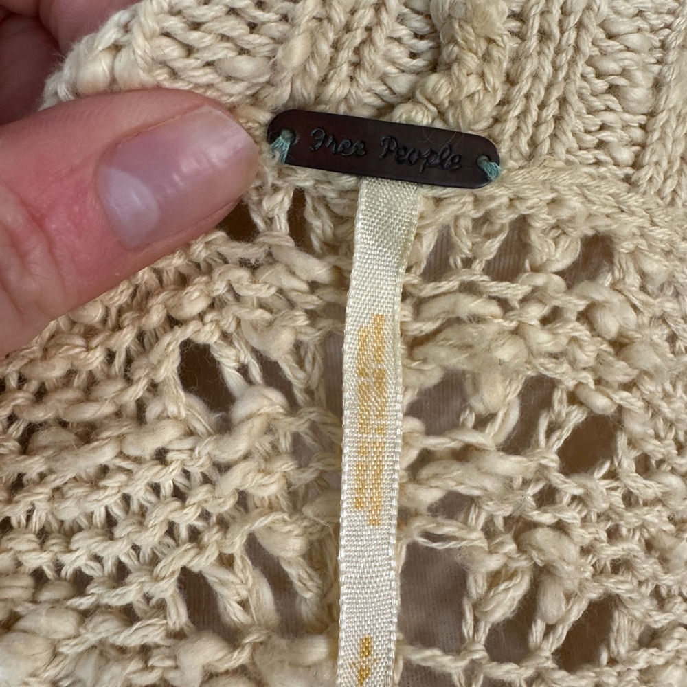 Elegant free people Cream cropped crochet Sweater - Picture 7 of 9
